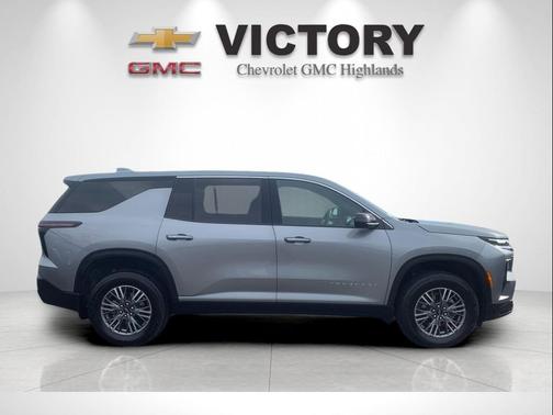 2024 Chevrolet Traverse LS