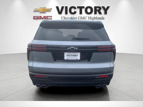 2024 Chevrolet Traverse LS