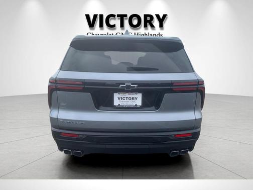 2024 Chevrolet Traverse LS