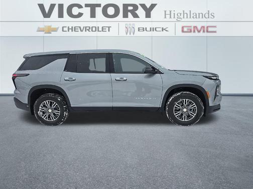 2024 Chevrolet Traverse LS