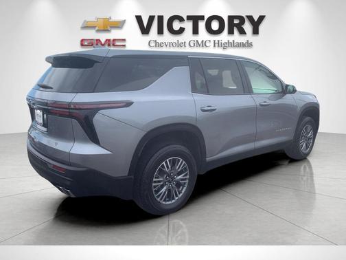 2024 Chevrolet Traverse LS