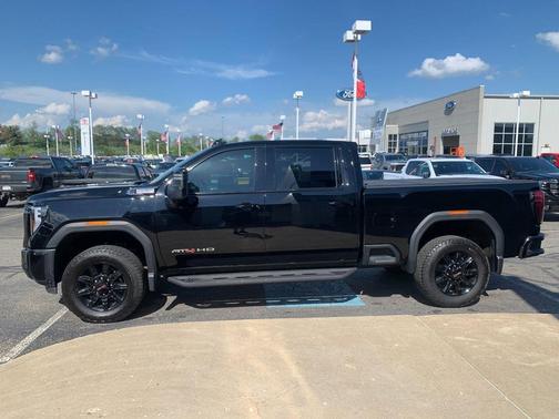 Onyx Black 2026 GMC Sierra 2500 AT4