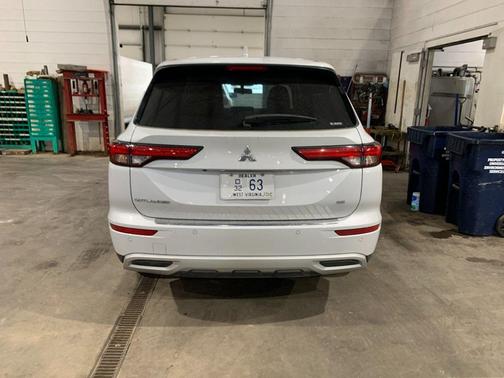 28213 2024 Mitsubishi Outlander SE 2.5 S-AWC