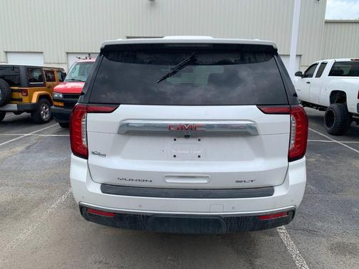 White Frost Tricoat 2024 GMC Yukon SLT