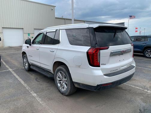 White Frost Tricoat 2024 GMC Yukon SLT