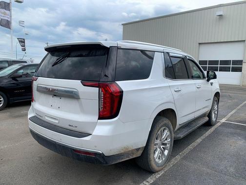 White Frost Tricoat 2024 GMC Yukon SLT
