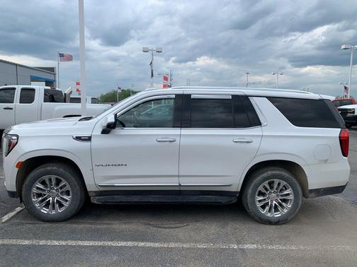 White Frost Tricoat 2024 GMC Yukon SLT