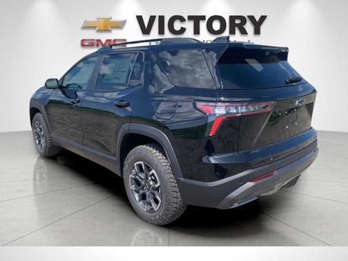 Mosaic Black Metallic 2026 Chevrolet Equinox AWD ACTIV