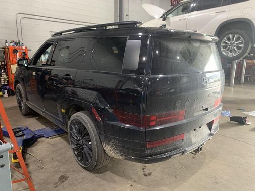 Phantom Black 2025 Hyundai SANTA FE Calligraphy