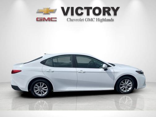 Ice 2025 Toyota Camry LE