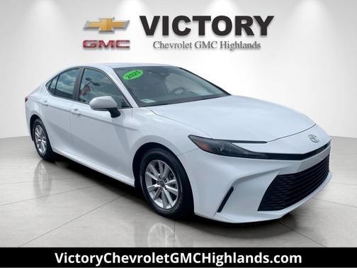 Ice 2025 Toyota Camry LE