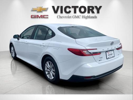 Ice 2025 Toyota Camry LE