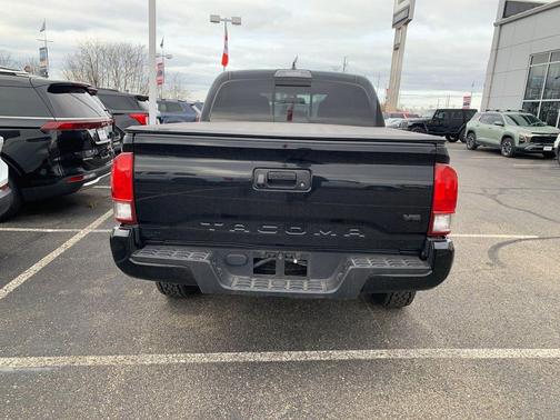 2017 Toyota Tacoma SR