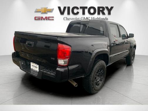 2017 Toyota Tacoma SR