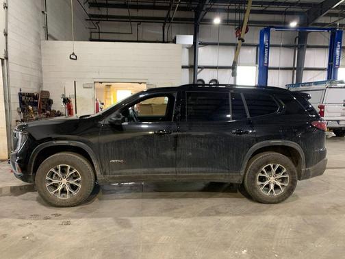 2025 GMC Acadia AWD AT4