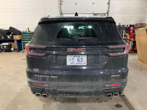 2025 GMC Acadia AWD AT4