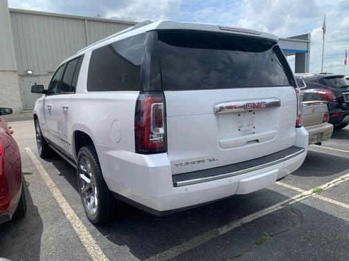 Summit White 2017 GMC Yukon XL Denali