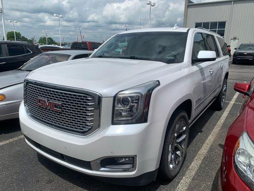 Summit White 2017 GMC Yukon XL Denali
