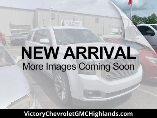 Summit White 2017 GMC Yukon XL Denali