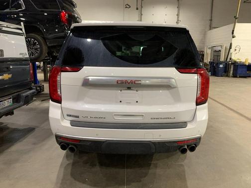 White Frost Tricoat 2023 GMC Yukon XL Denali