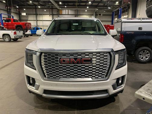 White Frost Tricoat 2023 GMC Yukon XL Denali