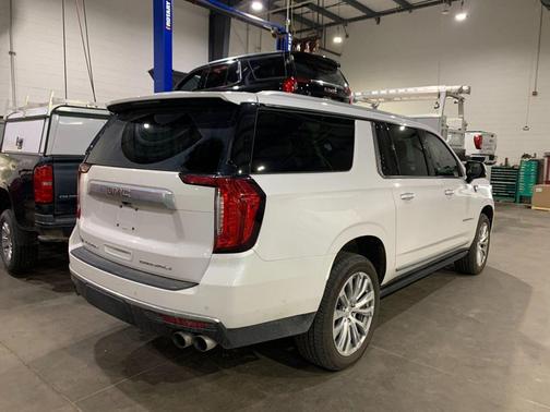 White Frost Tricoat 2023 GMC Yukon XL Denali
