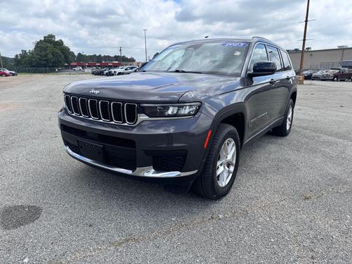 Baltic Gray Metallic Clearcoat 2023 Jeep Grand Cherokee L Laredo