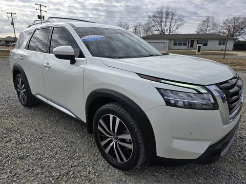 2023 Nissan Pathfinder Platinum FWD