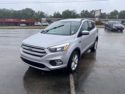 INGOT SILVER METALLIC 2018 Ford Escape SE