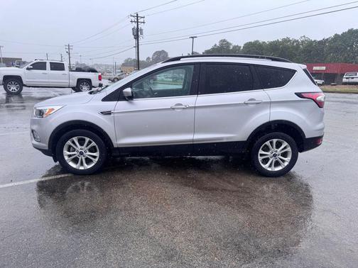 INGOT SILVER METALLIC 2018 Ford Escape SE