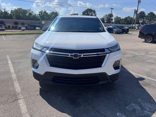 Summit White 2022 Chevrolet Traverse LS