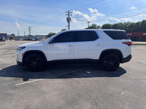 Summit White 2022 Chevrolet Traverse LS