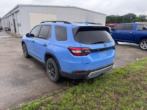 Diffused Sky Pearl 2025 Honda Pilot TrailSport