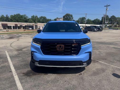 Diffused Sky Pearl 2025 Honda Pilot TrailSport