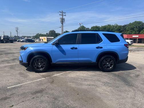 Diffused Sky Pearl 2025 Honda Pilot TrailSport