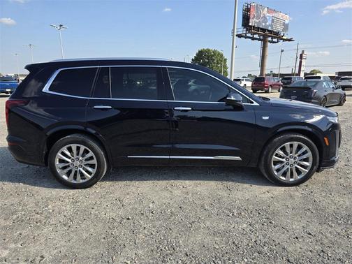 2022 Cadillac XT6 Premium Luxury FWD