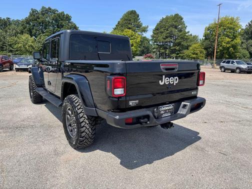Black Clearcoat 2022 Jeep Gladiator Overland