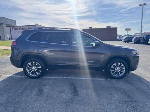 Granite Crystal Metallic Clearcoat 2019 Jeep Cherokee Latitude Plus