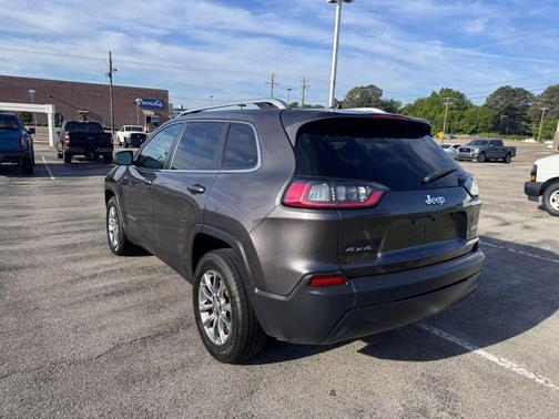 Granite Crystal Metallic Clearcoat 2019 Jeep Cherokee Latitude Plus