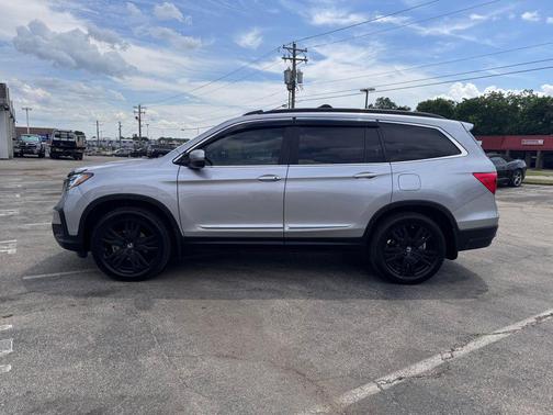 Gray 2022 Honda Pilot AWD Special Edition