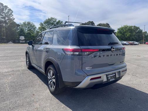 Solid Gray/Super Black 2023 Nissan Pathfinder SL 4WD