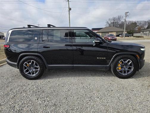 2023 Rivian R1S Adventure