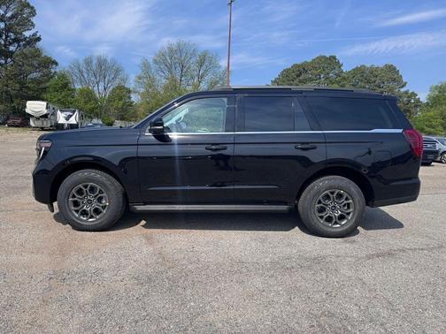 Agate Black Metallic 2026 Ford Expedition Active