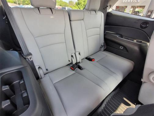 2022 Honda Pilot Touring 8-Passenger