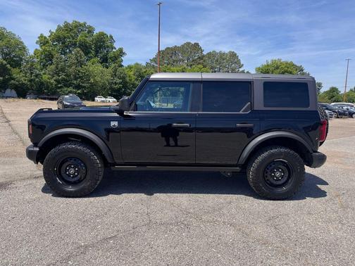 SHADOW BLACK 2026 Ford Bronco Big Bend