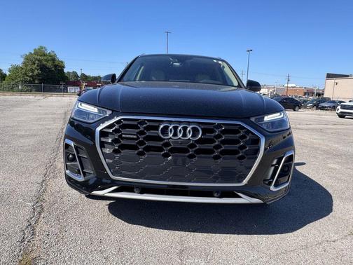 Mythos Black Metallic 2022 Audi Q5 45 S line Premium Plus