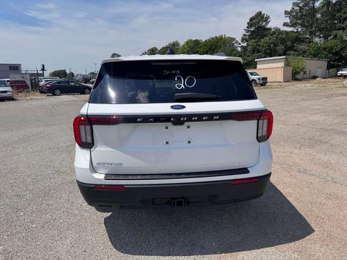 STAR WHITE MET TRI-COAT 2026 Ford Explorer Active