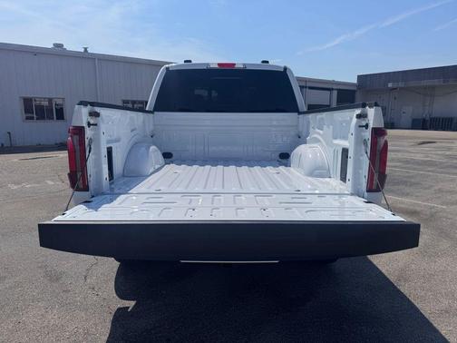 OXFORD WHITE 2025 Ford F-150 Lariat