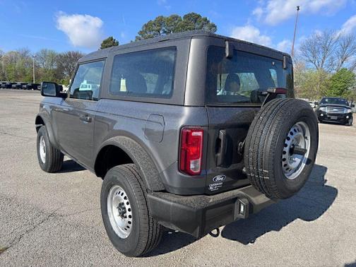 CARBONIZED GRAY METALLIC 2026 Ford Bronco Base