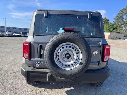CARBONIZED GRAY METALLIC 2026 Ford Bronco Base
